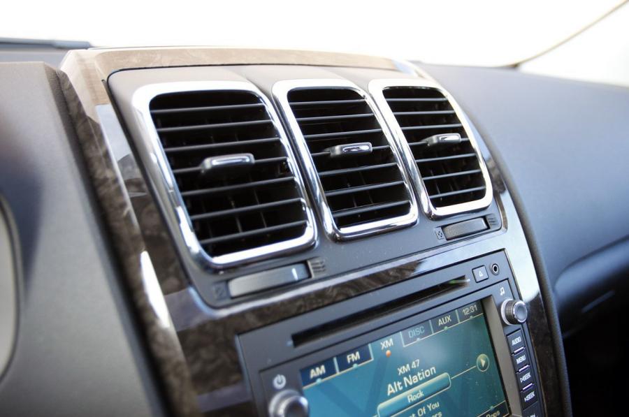 GMC Acadia Denali 2011 года  (фото 24 из 53)